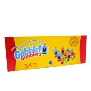 Boîte rectangulaire de Gobblet Gobblers (version géante) au design jaune et rouge, avec des pièces colorées bleues et orange disposées sur une grille sur le devant.