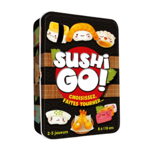 Une boîte métallique du jeu de cartes « Sushi Go ! », ornée d'adorables personnages de sushis illustrés et comportant un texte en français sur le devant. Le jeu est destiné à 2 à 5 joueurs, âgés de 8 à 118 ans.