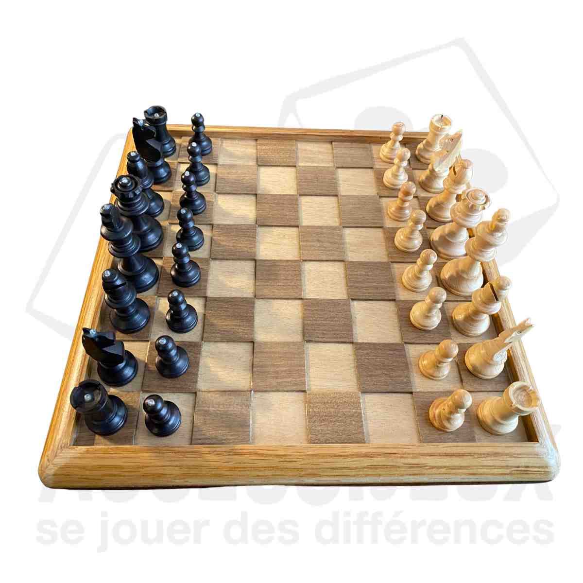 EFLAL Magnétisme contre les échecs, 32 pièces d'échecs Sank Magnétisme  contre les échecs, nouveau jeu de société en pierre magnétique, jeu de  table interactif amusant pour enfants et adultes : : Jouets
